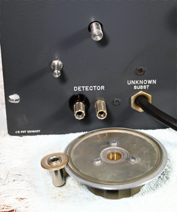 photo of rear side of GR 716-P4 capacitor knob